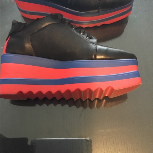 High platform sneaker - Picture 3 of 3